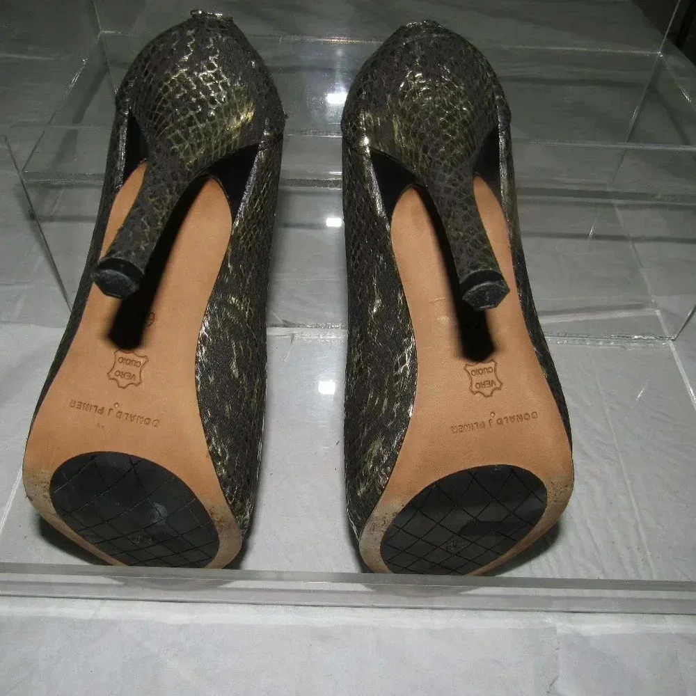 DONALD J PLINER Sassi Black Gold Booties Size 6M